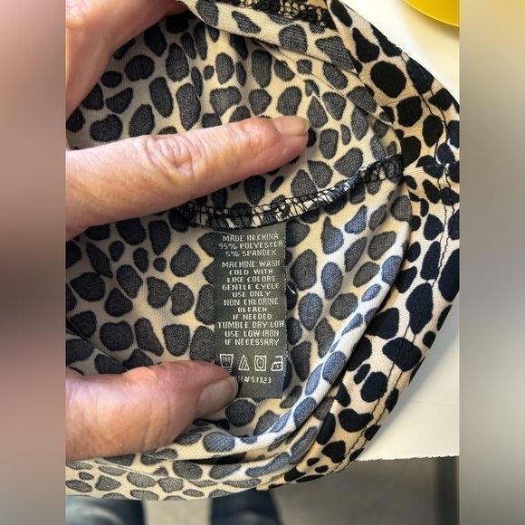 Vince Camuto leopard print ruched knot blouse - Picture 4 of 4